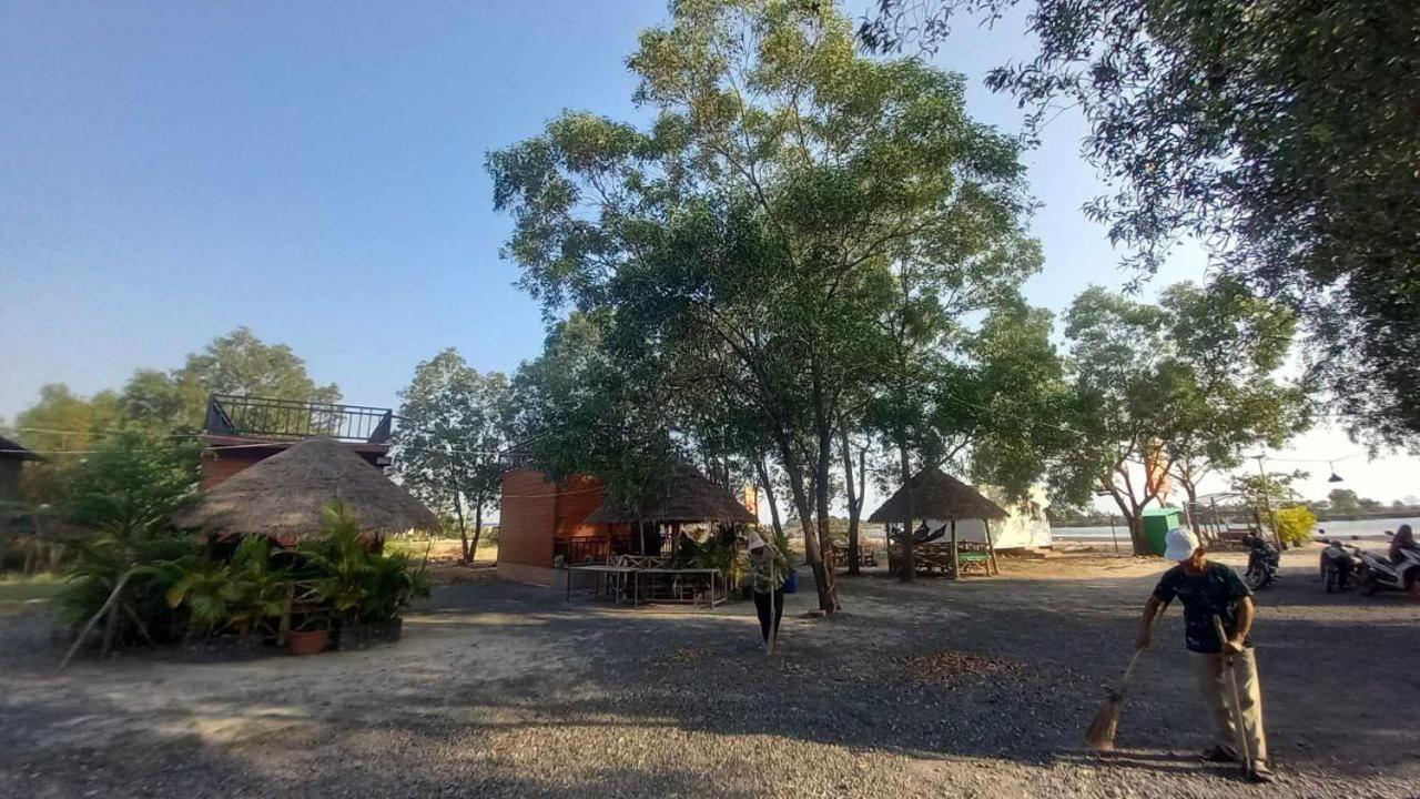 La Plage De Kampot By Lee & Hap Guest House Экстерьер фото